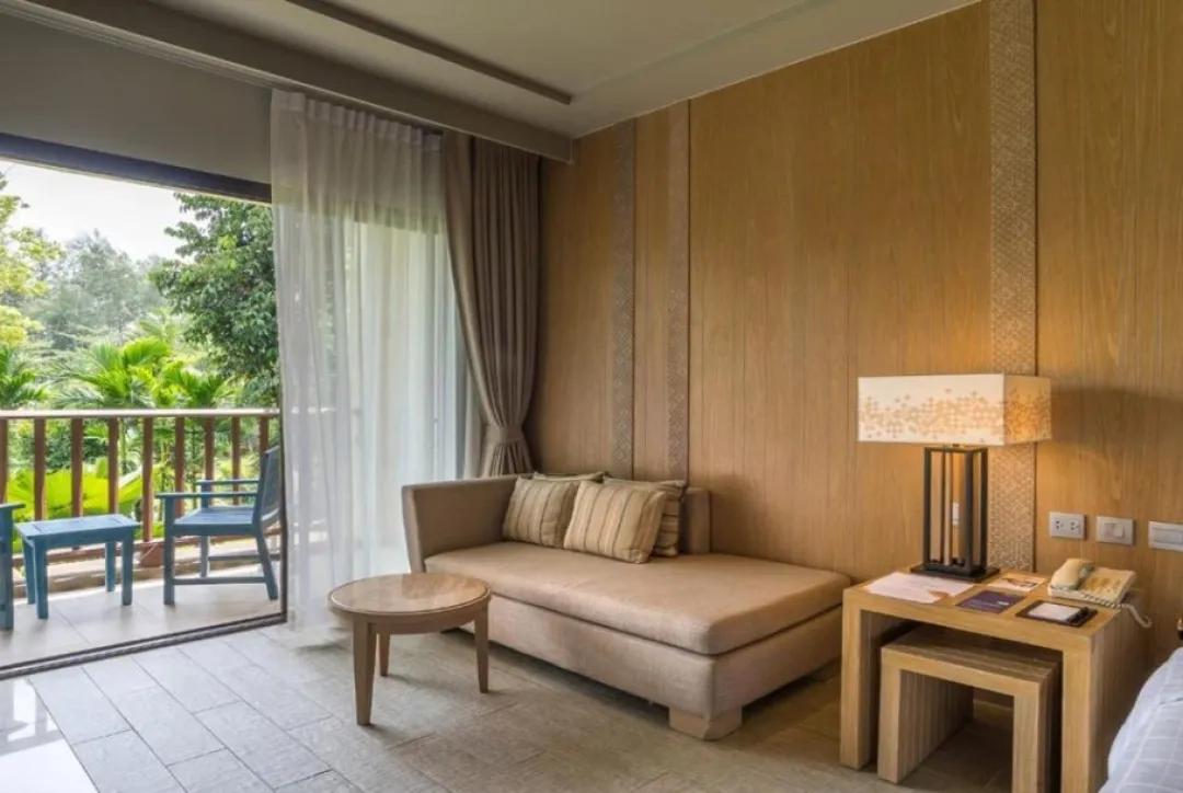 Club Premium Sea Facing Room - Seating Aeria