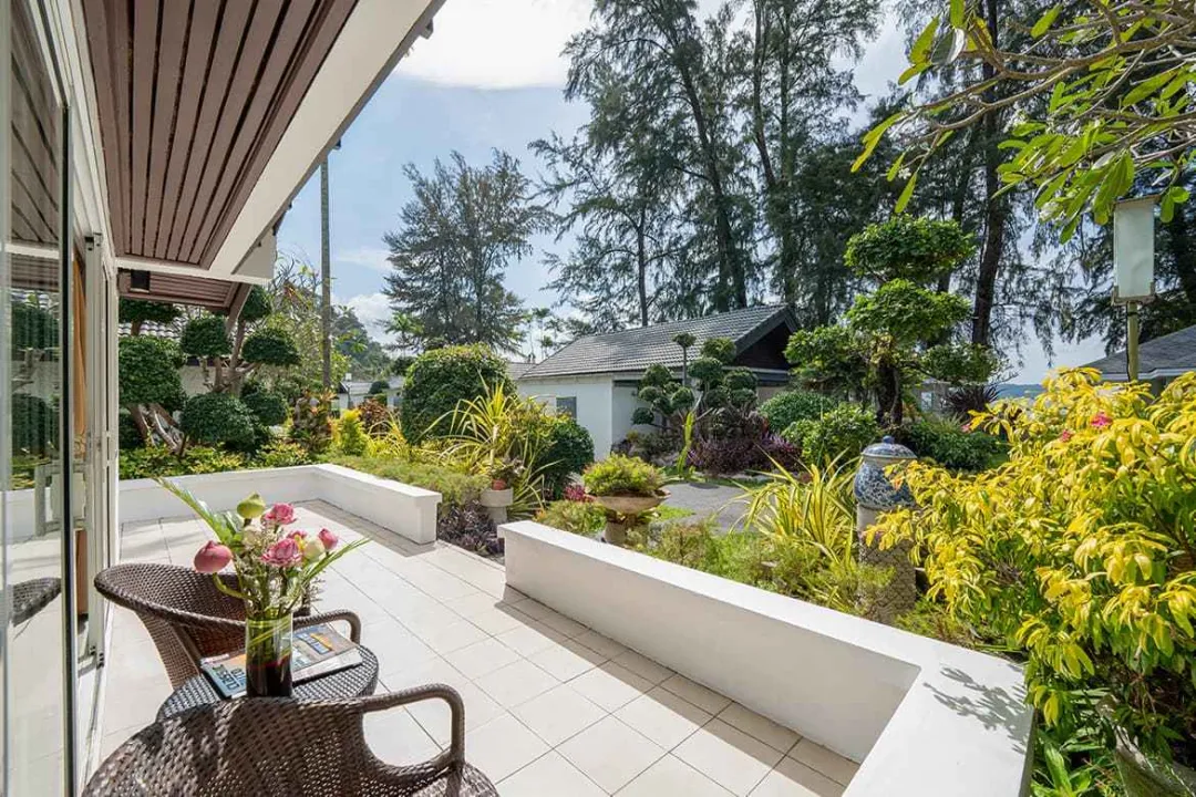 Tropical Garden View - Terrace Lounge with Garden View