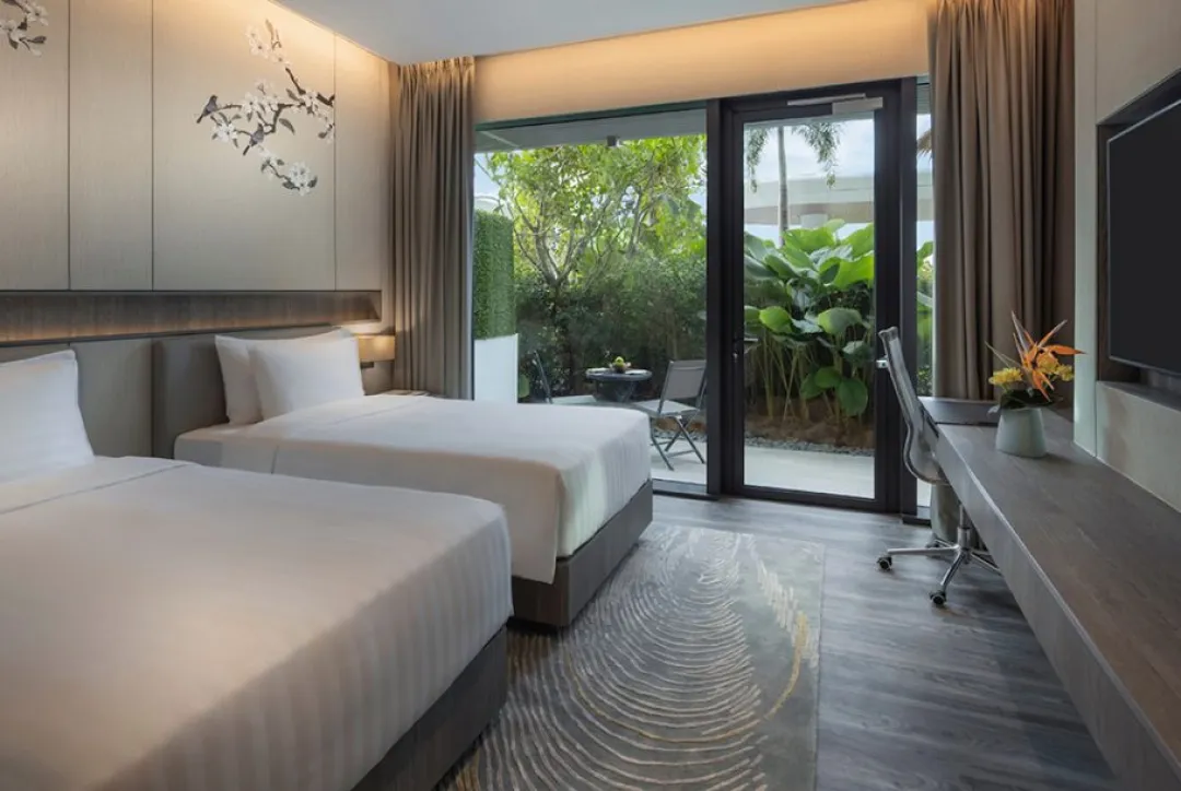 Deluxe Laguna Patio  - Twin Beds