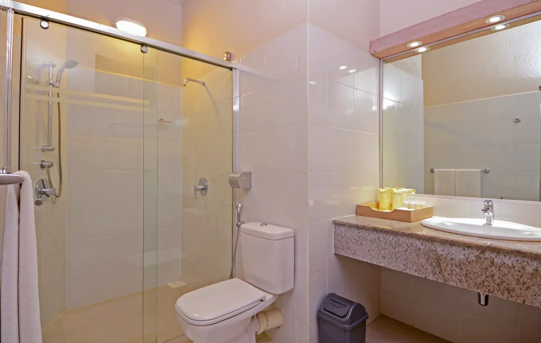 Adaaran Club Rannalhi - Classic Rooms - Bathrooms