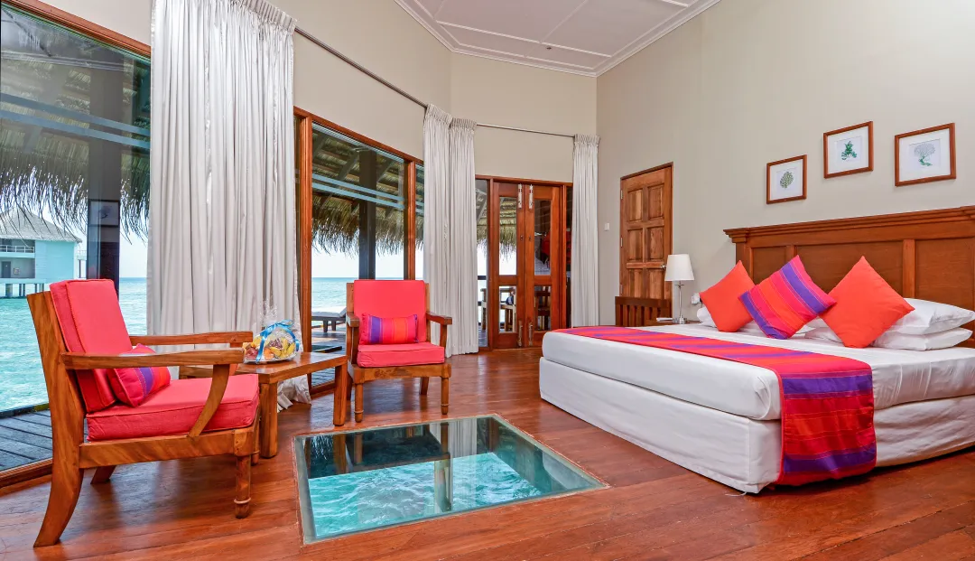 Adaaran Club Rannalhi - Water Villa - Interior