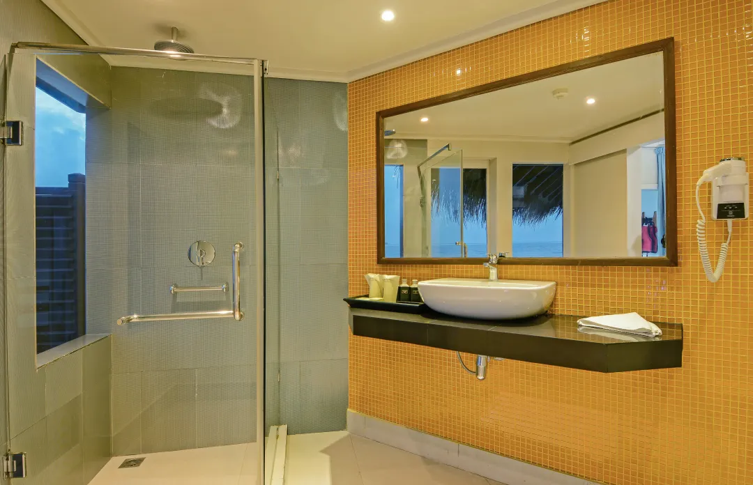 Adaaran Club Rannalhi - Sunset Water Villa - Bathroom