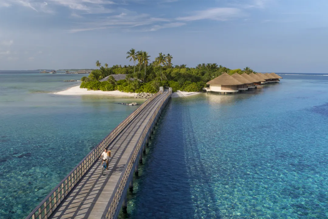 The Residence Maldives at Dhigurah - The Bridge