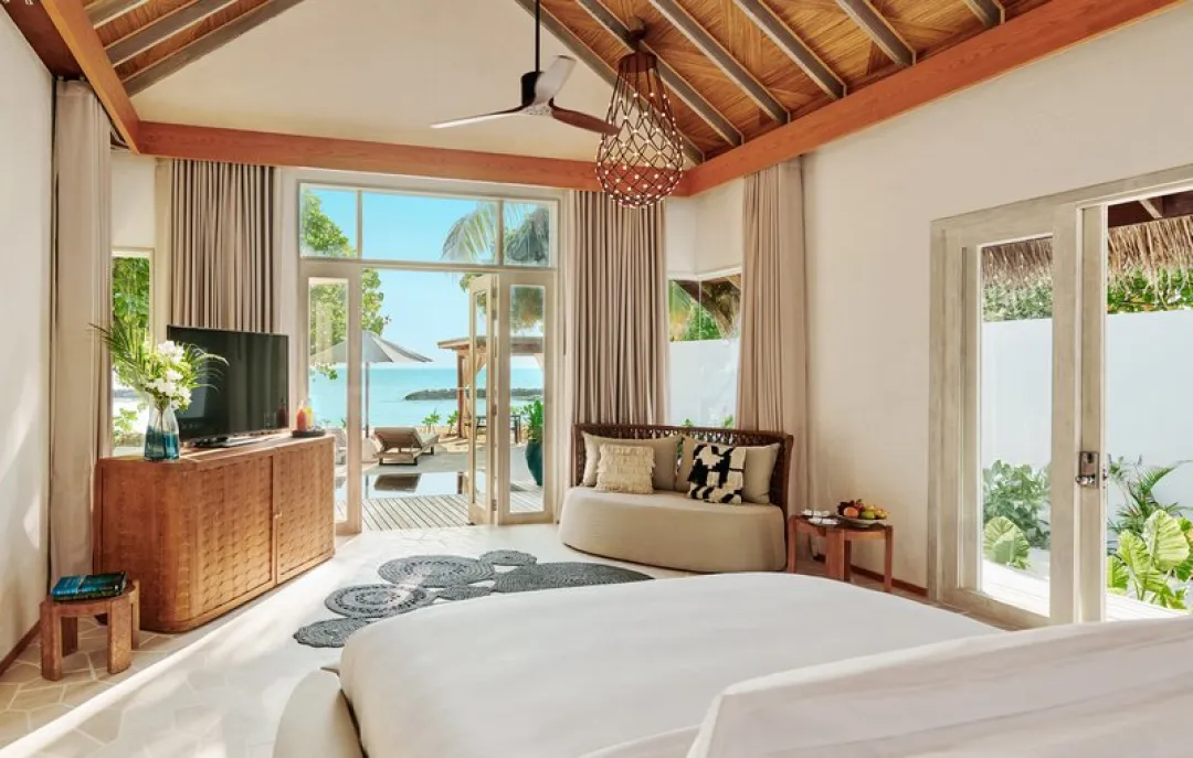 Sunrise Beach Villa With Pool - Bedroom