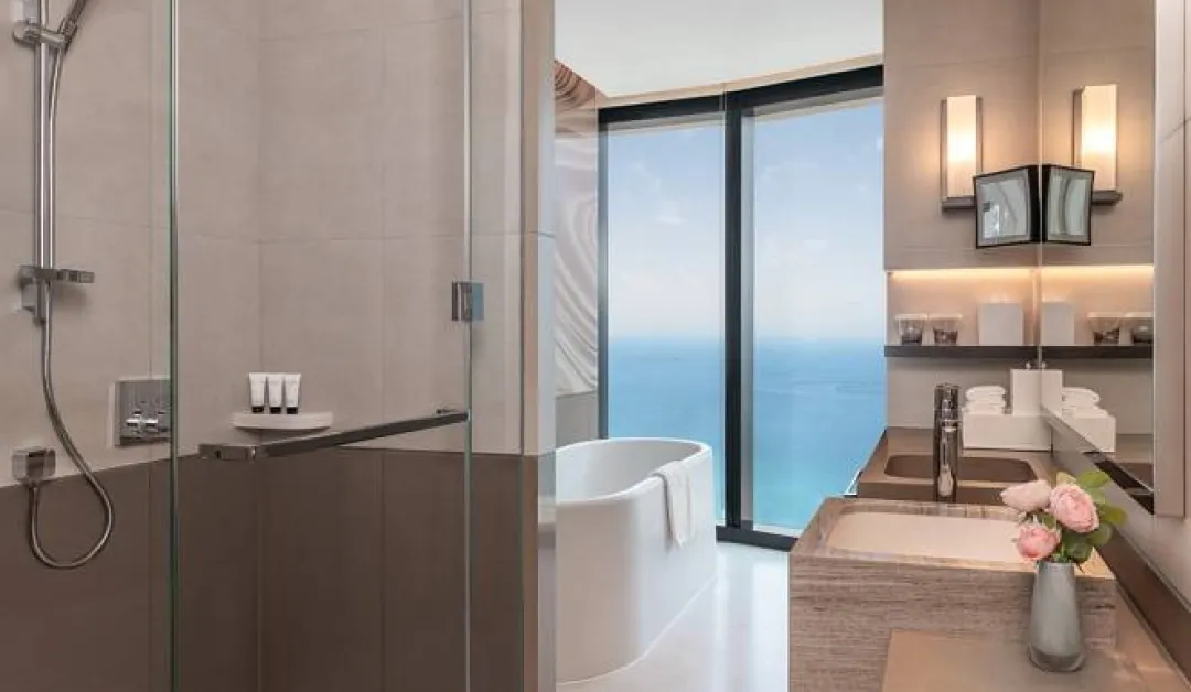 Junior Sea View Suite with Balcony - Bathroom