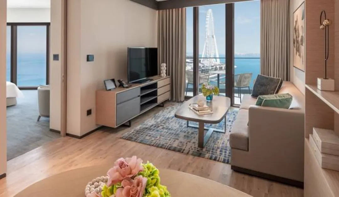 Junior Sea View Suite with Balcony - Living Room