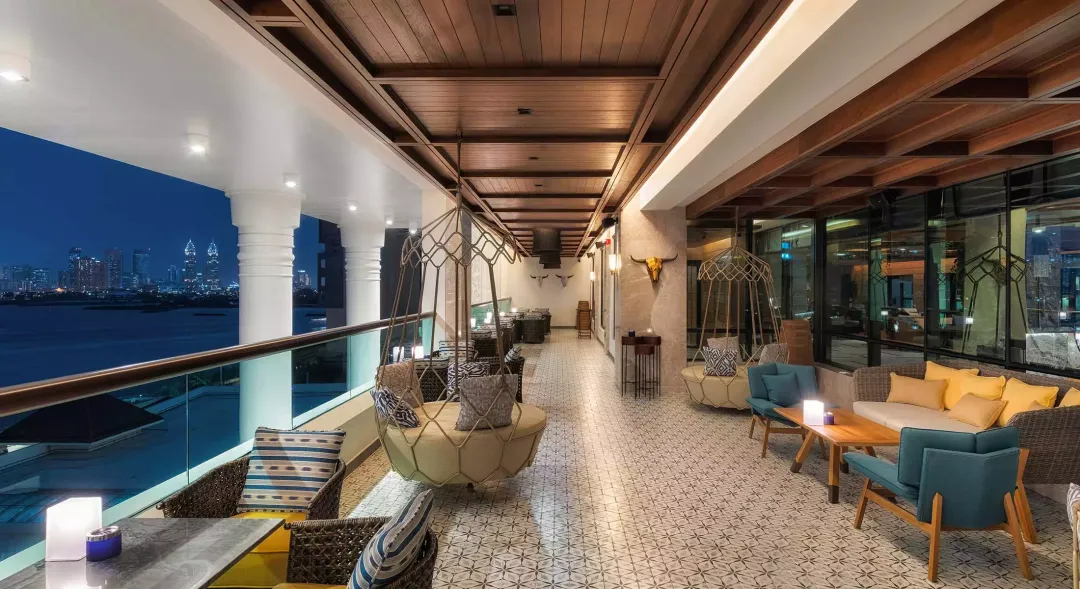 Raia Restaurant & Lounge