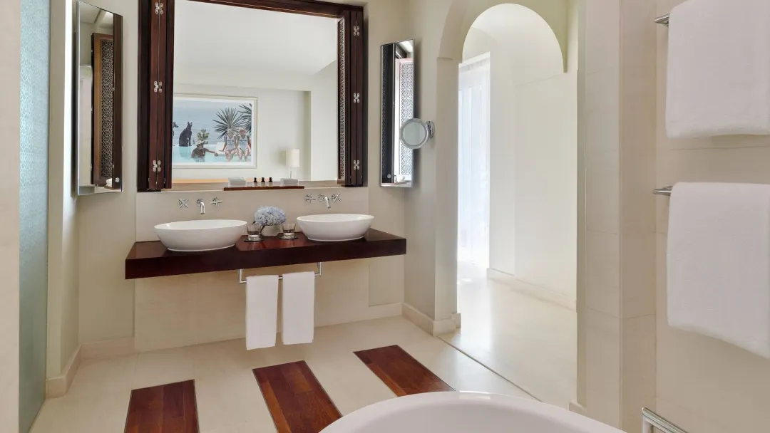 Lagoon Beach Suite - Bathroom