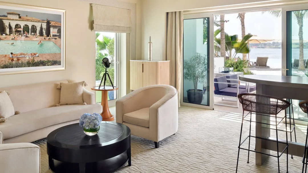Lagoon Beach Suite - Living Room