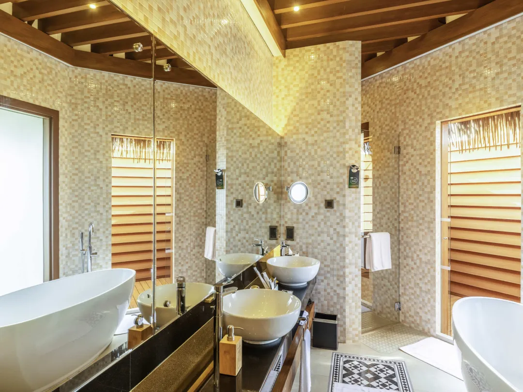 Mercure Maldives Kooddo Resort - Overwater Villa- Bathroom