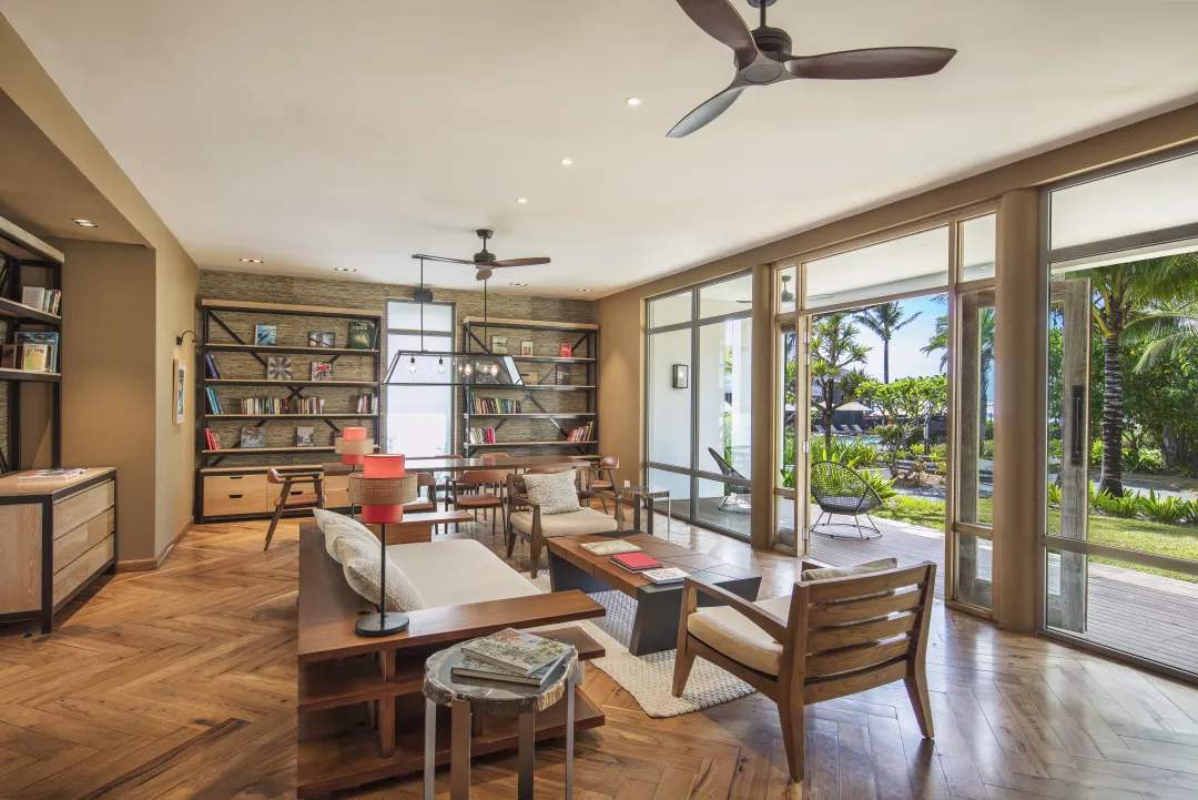 Anantara_Iko_Mauritius_Resorts_&_Villa_Library_Interior