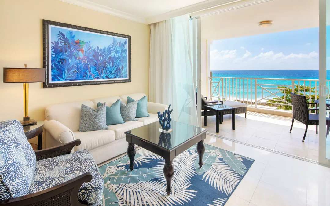 Luxury One Bedroom Oceanfront Suite - Living Room