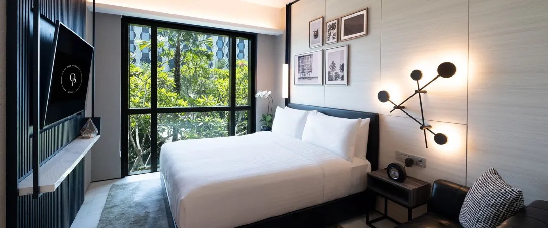 Deluxe Room - Bedroom