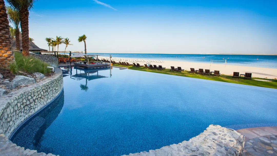 JA Lake View - Pool with Sea View