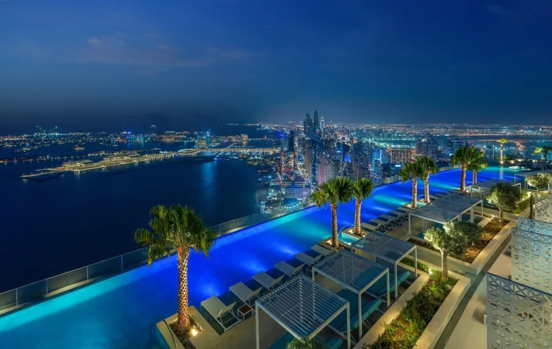 Address Beach Resort - Infinity Pool at Night