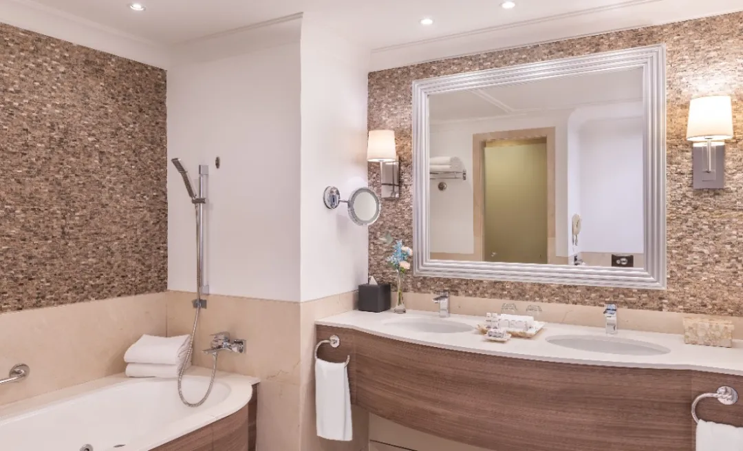 Sea View Junior Suite - Bathroom
