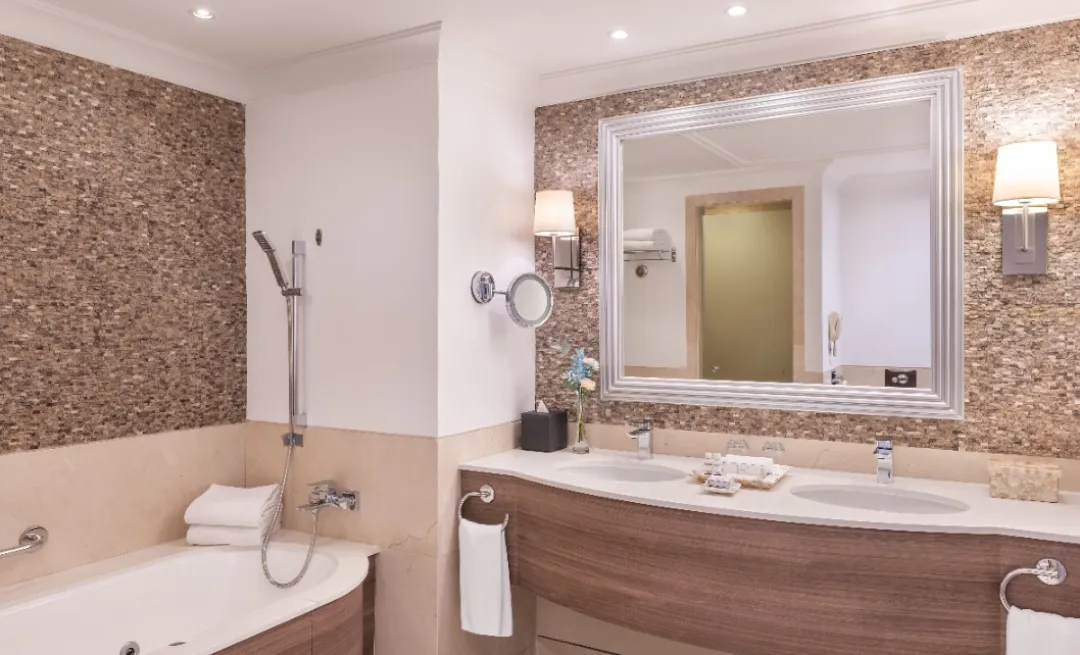 Sea View One Bedroom Suite - Bathroom