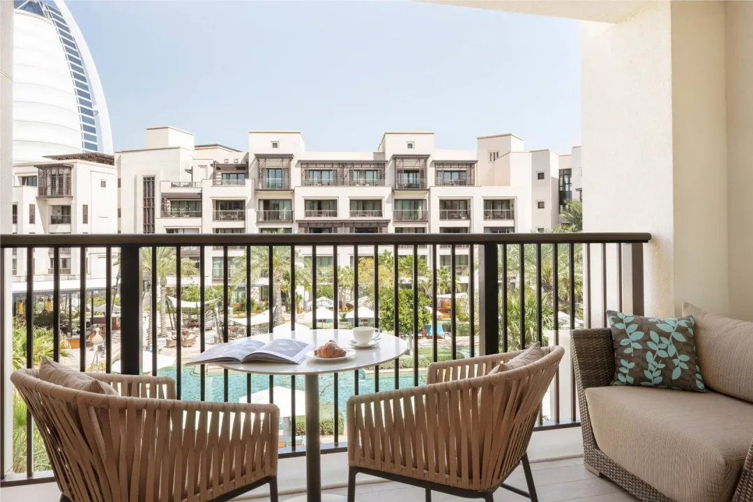 Resort Deluxe - Balcony Lounge