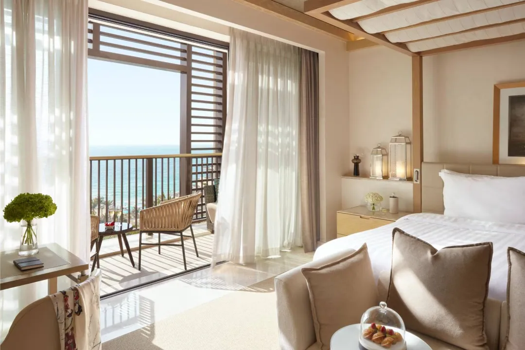 Ocean Deluxe - Bedroom with Balcony View