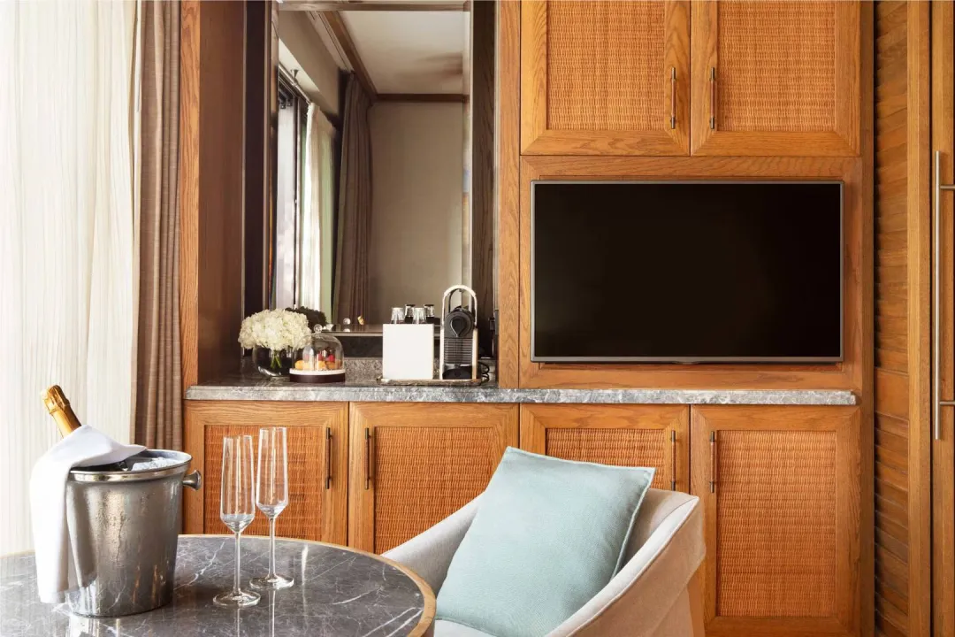 Family Superior Room - Dining Aeria