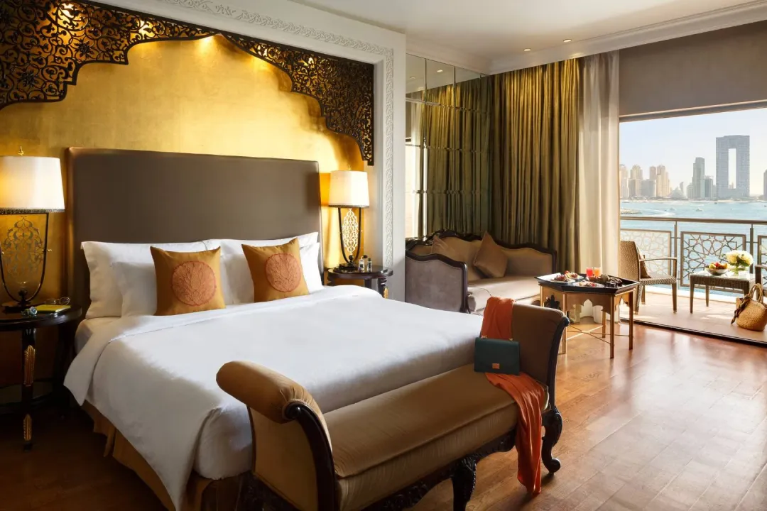 Club King Room - King Bed