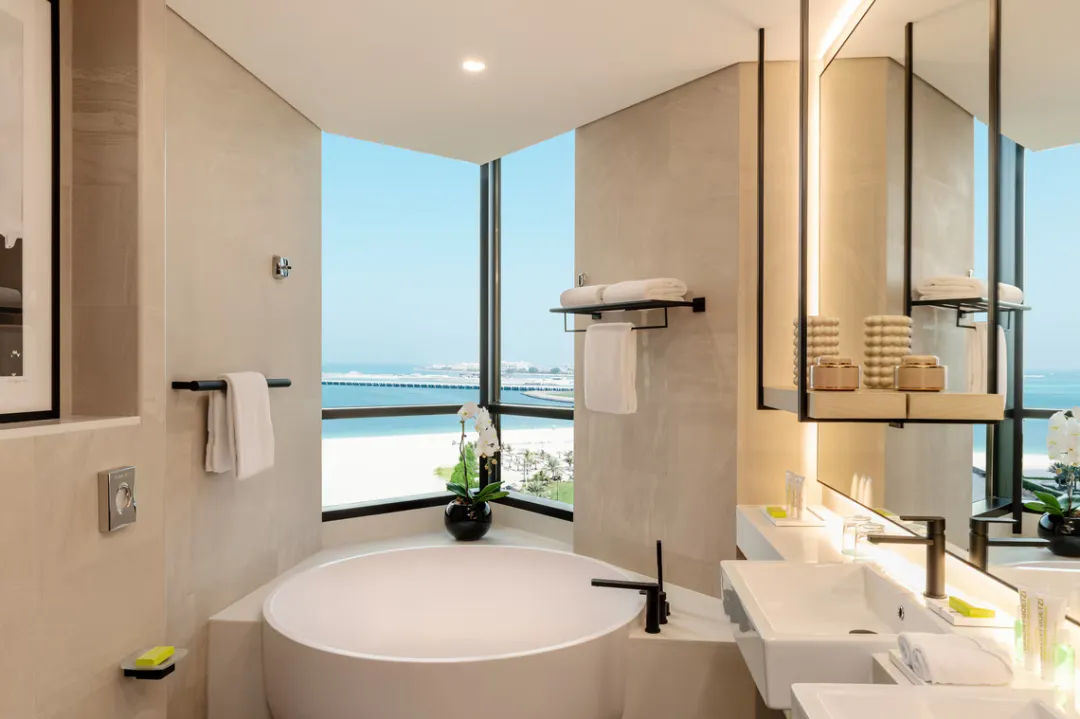 Royal Club Tower Suite - Bathroom