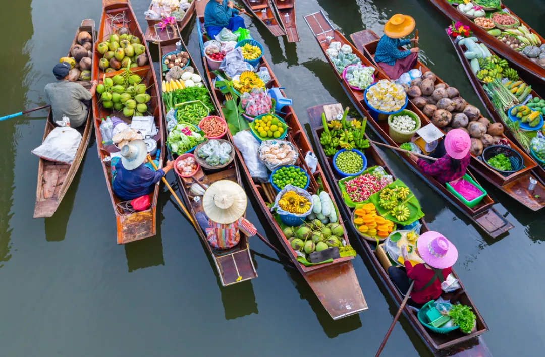 Floating market