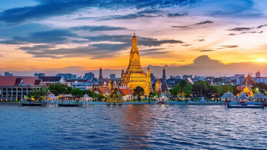 Wat Arun Temple at Night