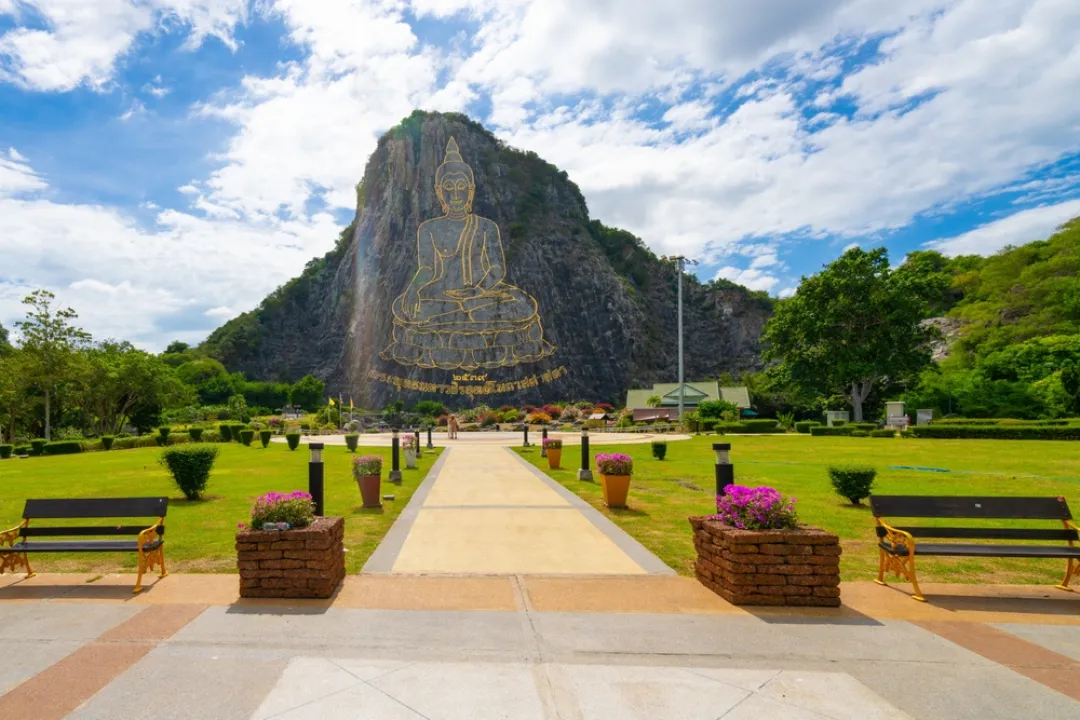 Buddha laser at Khao Chi Chan Moutai