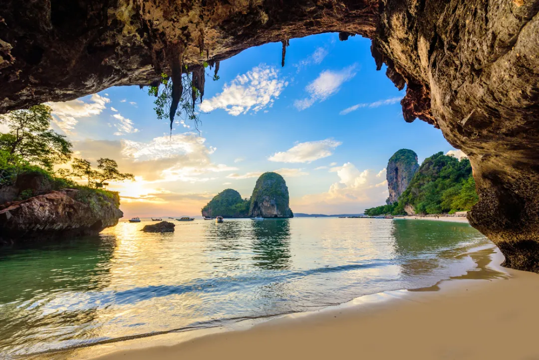 Cave Beach at sunset 