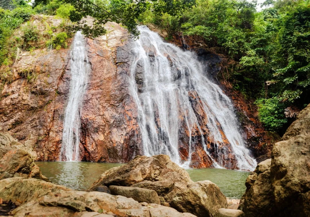 Na Muang Waterfall