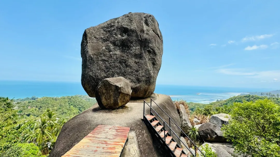 View Point Over Laping Stone