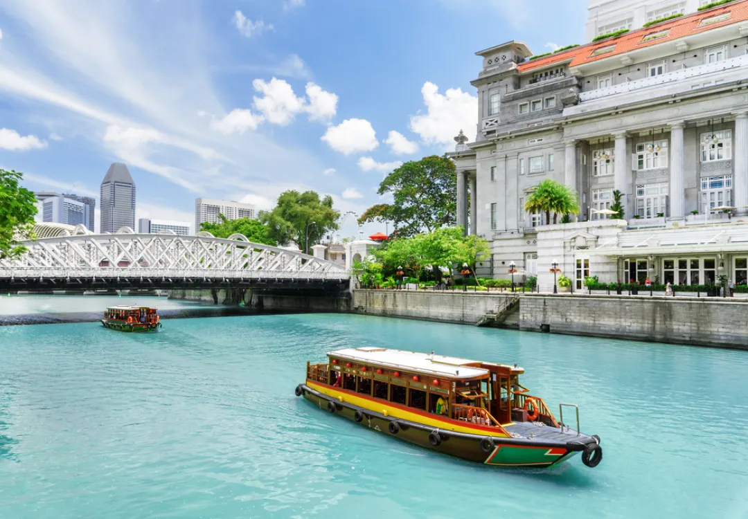 Traditional tourist boats sailing