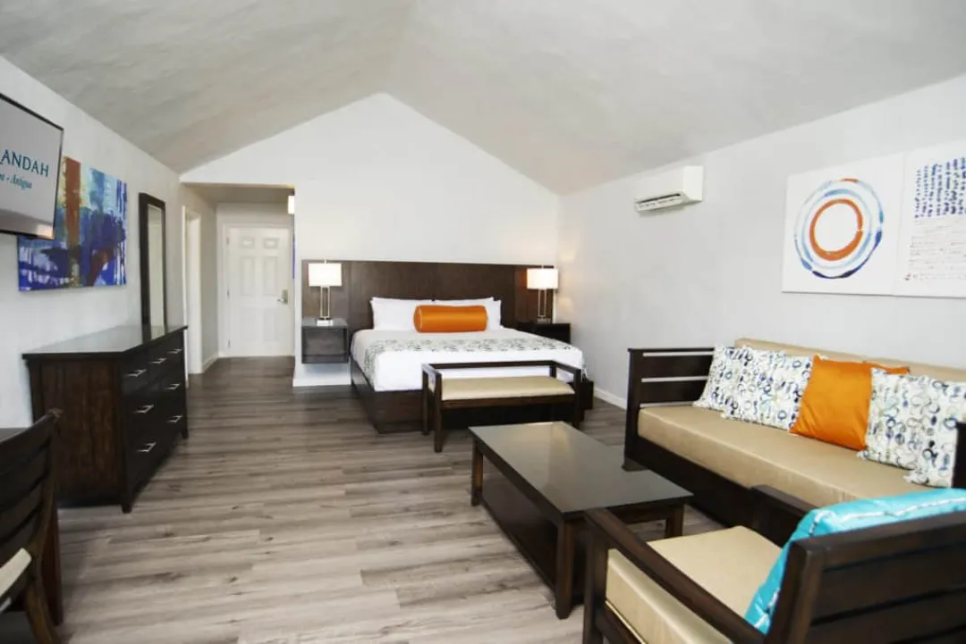 Superior Waterfront Suite King -Bedroom