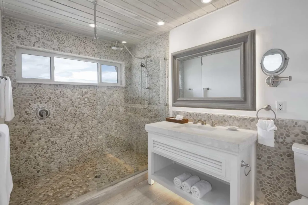 Superior Deluxe Beachfront - Bathroom