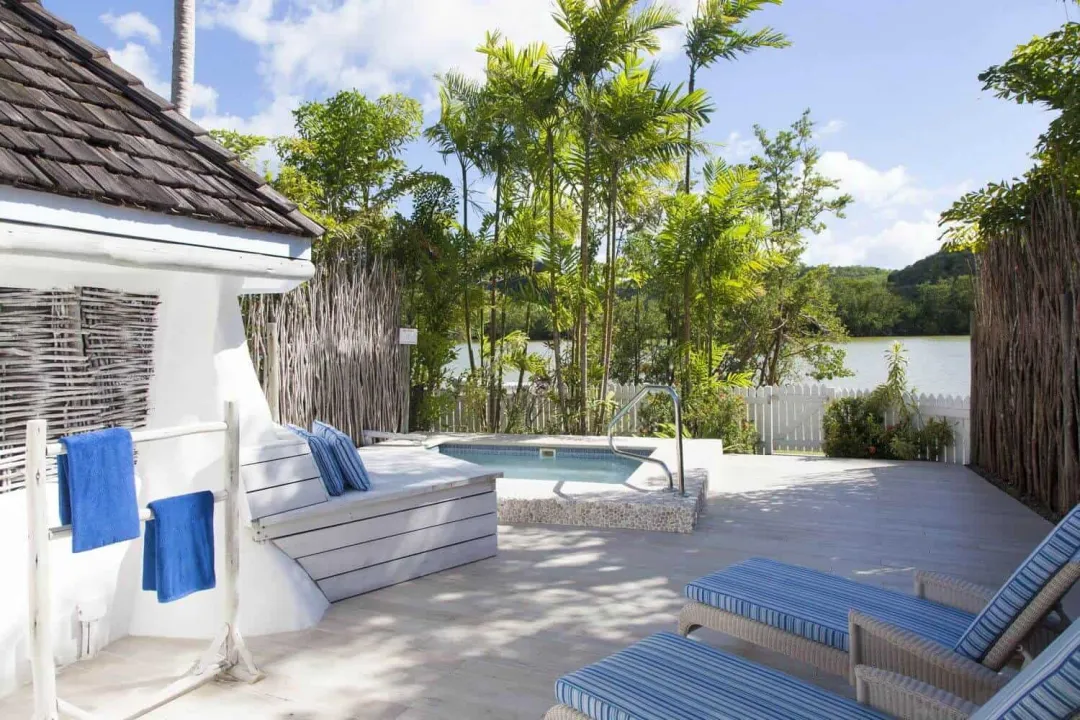 Gauguin Suite - Pool with Lake View