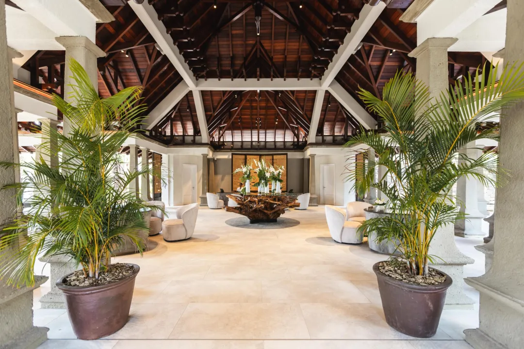 Maradiva Villas Resort & Spa - Main Lobby