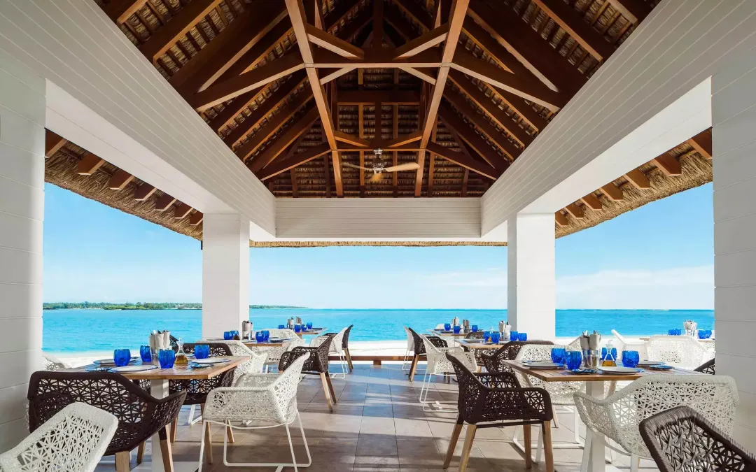 One & Only Le Saint - Dining Aeria with Sea View