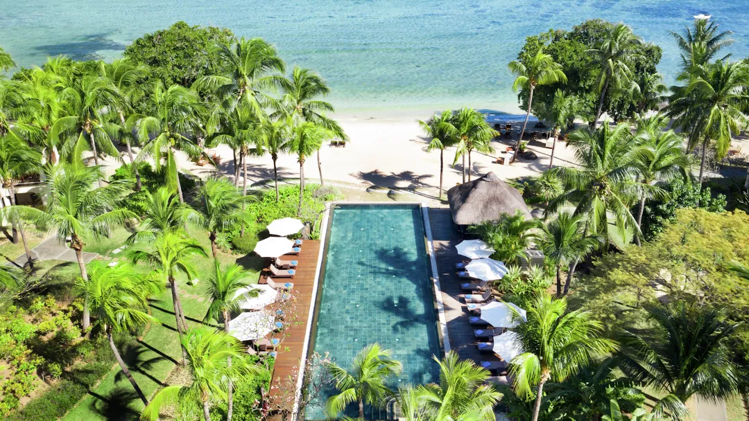 Hilton Mauritius Resort & Spa - Pool Over View