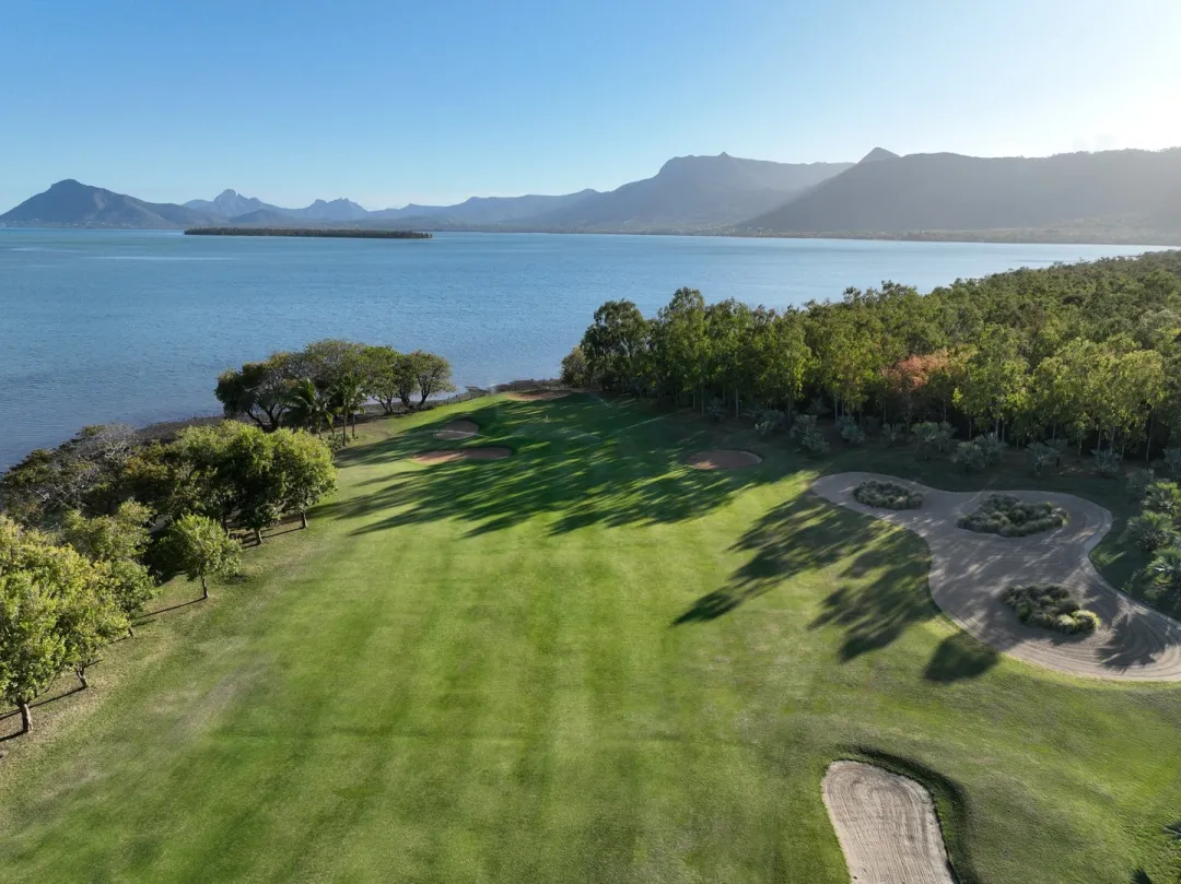 Paradis Beachcomber Resort & Spa - Golf View