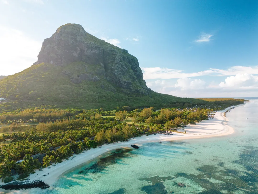 Paradis Beachcomber Golf Resort & Spa