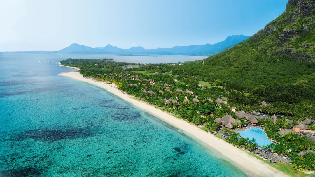 Dinarobin Beachcomber Resort & Spa - Aerial View