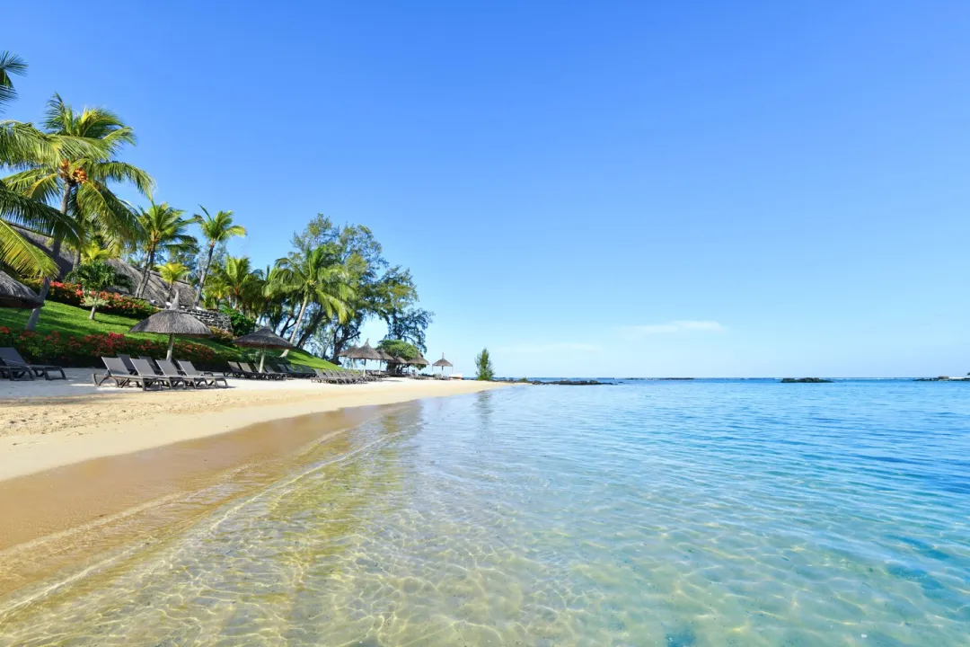 Canonnier Beachcomber Resort & Spa - Beach View