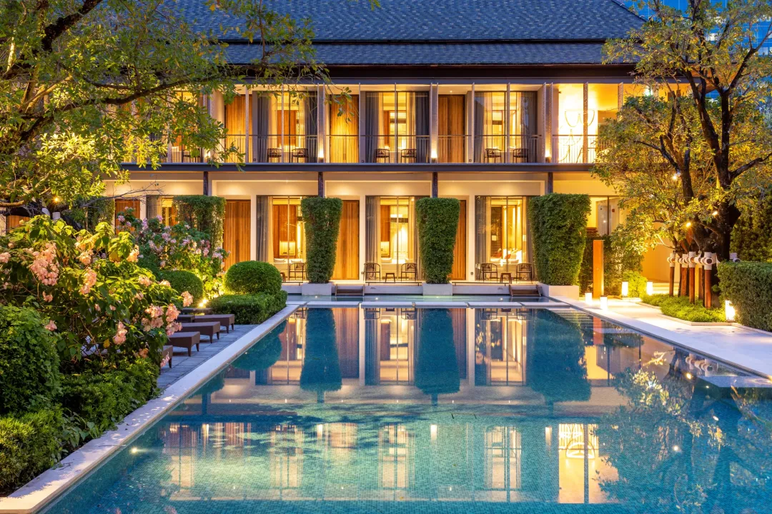 Villa Deva Resort & Hotel Bangkok -Villa with Pool View at Night