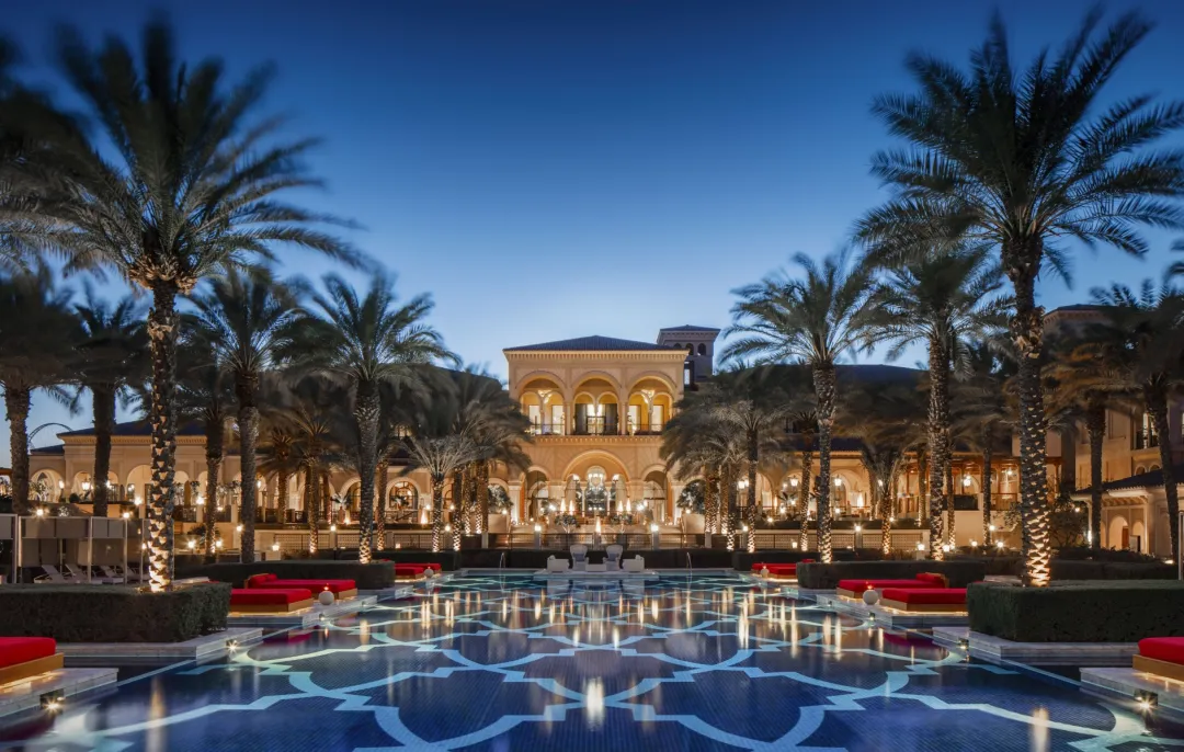 One&Only The Palm Dubai - Pool at night