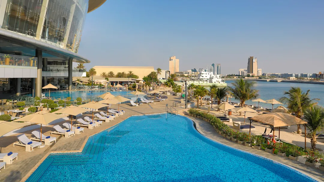 Conrad Abu Dhabi Etihad Towers - Pool View