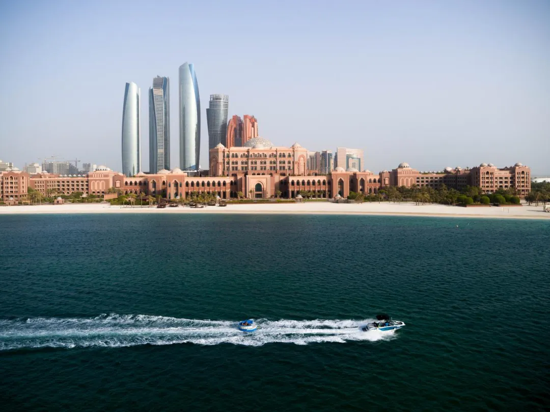 Emirates Palace Mandarin Oriental - Beach View