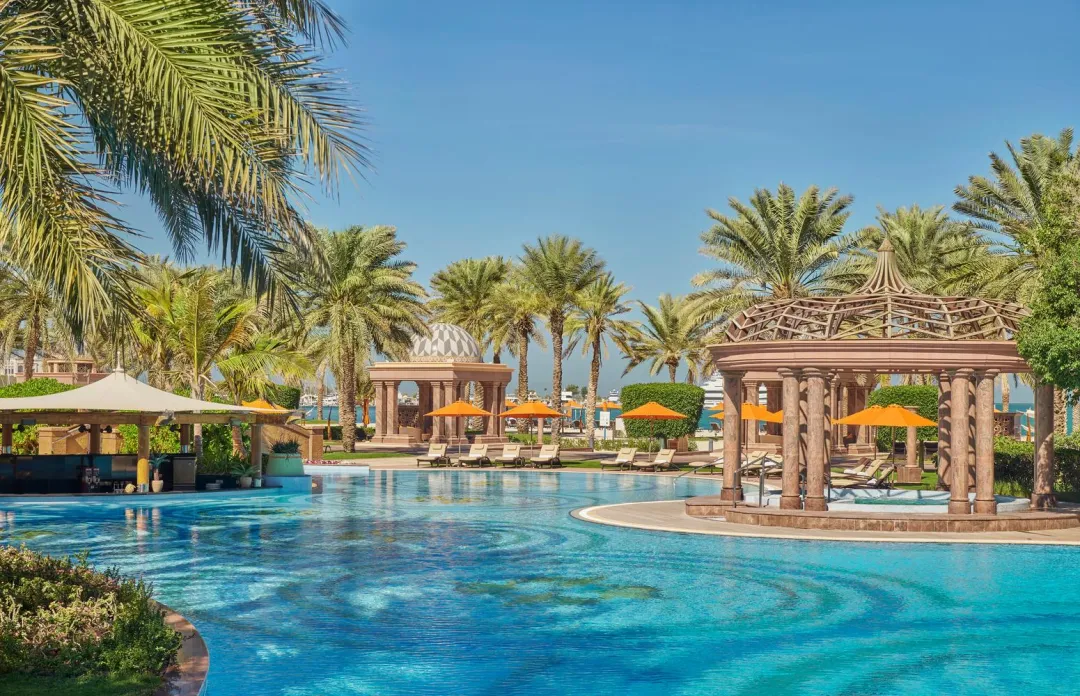Emirates Palace Mandarin Oriental - Cascades Pool