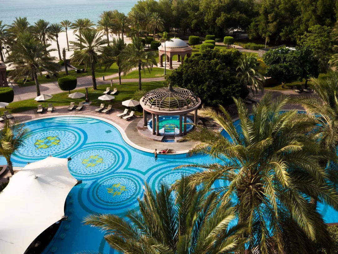 Emirates Palace Mandarin Oriental - Pool View