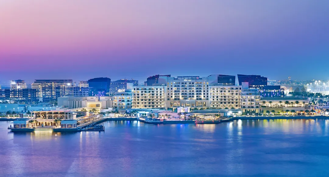Hilton Abu Dhabi Yas Island - Resort Port View in the Night